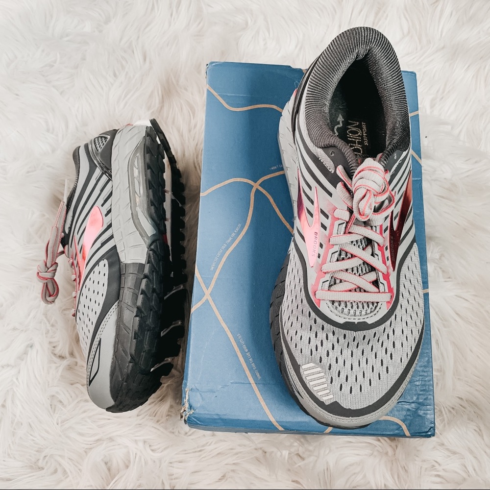 Brooks Ariel 18 Running Sneakers